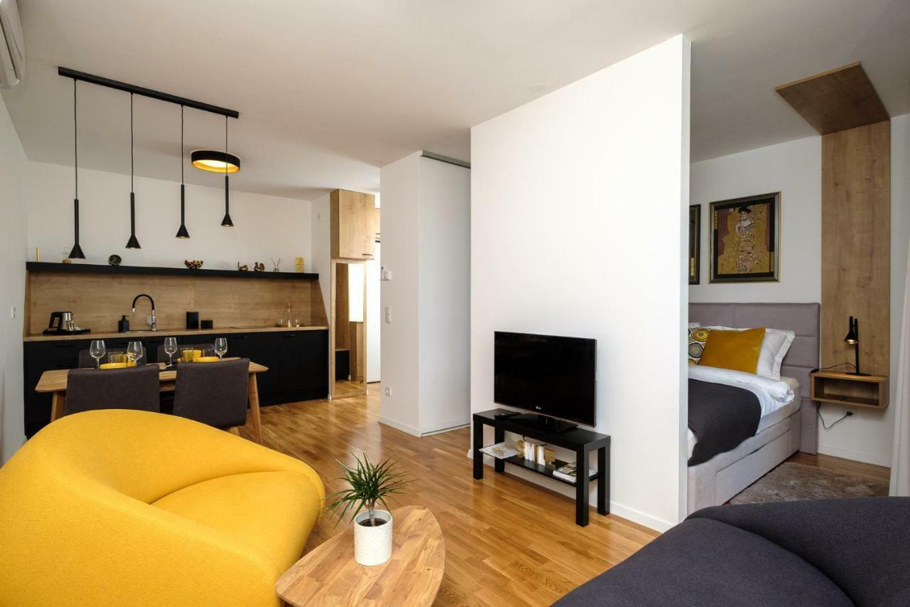 Studio Apartman Krila Wings- Parking In Garage Zagreb Exterior photo